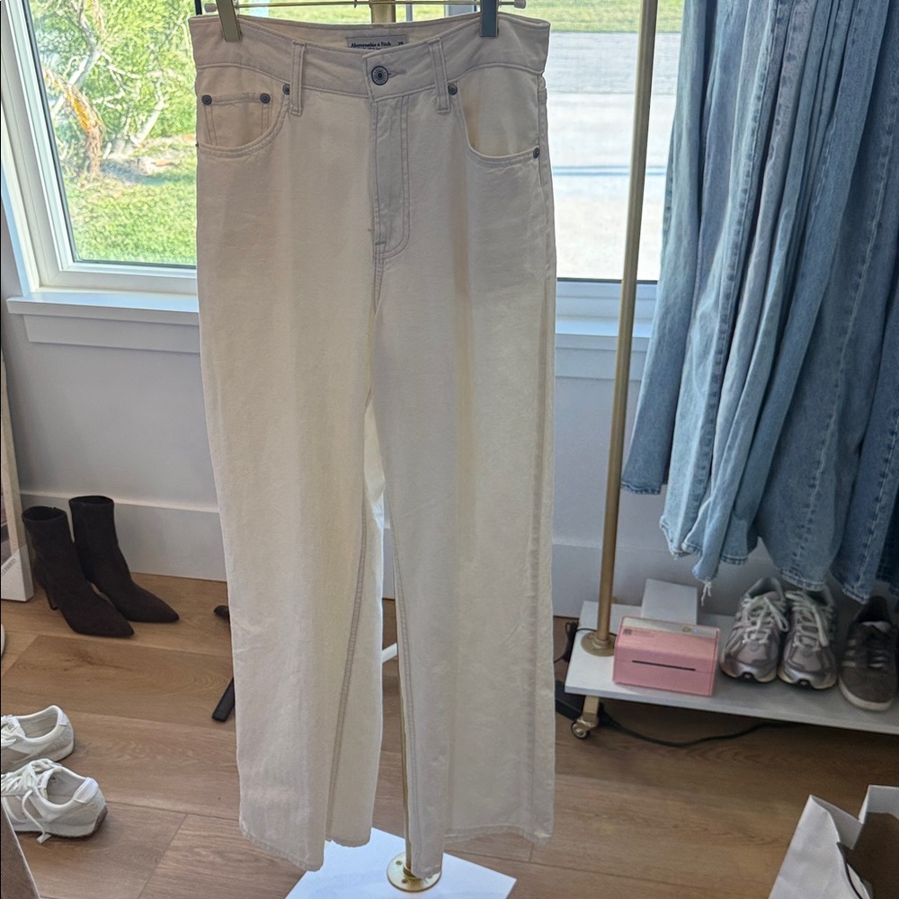 Abercrombie & Fitch ecru wide Leg Jeans